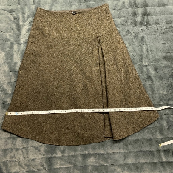 Perfect Fall/Winter Skirt - Picture 4 of 6